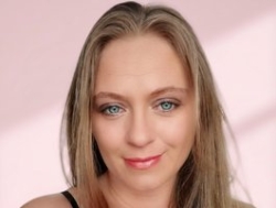 Watch Mari-Lou´s Live Show on BongaCams
