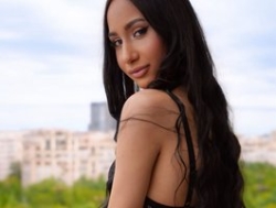 Watch LexxyPlay´s Live Show on BongaCams