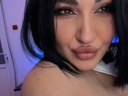 Watch Boobzillaa´s Live Show on BongaCams