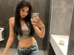 Watch Roxane_Tall´s XXX Show and Chat!