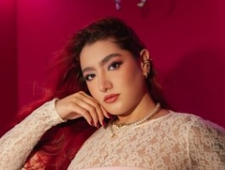 Watch ViolettCastel´s Live Show on BongaCams