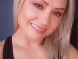 Watch Charlizetheron1´s Live Show on BongaCams