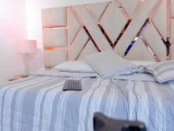 Watch secret_loverrs´s Live Show on Chaturbate