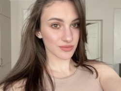 Watch Ammira´s Live Show on BongaCams