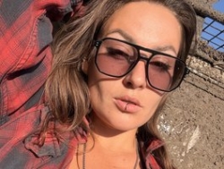 Watch Molly69x´s Live Show on BongaCams