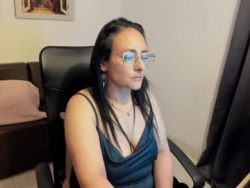 Watch lovingwomanfe´s Live Show on Chaturbate