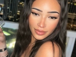 Check ValeriaImaniLin´s Real-Time Streaming Adult Shows