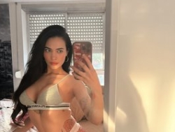 Watch Safiyacorbin´s Live Show on BongaCams