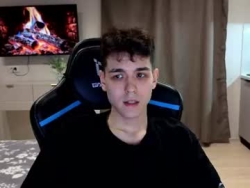 Watch travisrivas´s Live Show on Chaturbate