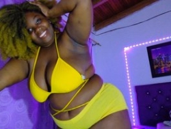 Watch ebony-NeighborMoans´s Livestream and Chat