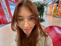 Watch MadonnaVanson´s Live Show on BongaCams