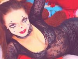 LexiKiss´s Online Stream: Smart, young, beautiful, sexy – and modest! Watch LexiKiss´s XXX Show and Chat!