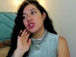 Watch lucy_greys_´s Live Show on Chaturbate