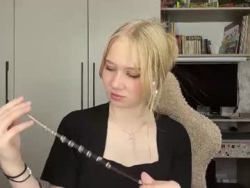 Watch hilarianimocks´s Live Show on Chaturbate