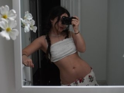 EmmaBunnyXO is Live on ItsLive: Welcome to the alluring world of EmmabunnyXO, the 18+ streaming sensation that's designed to satisfy your cravings for unbridled adult entertainment. Dive into a realm where Emma's seductive charm and captivating charisma will keep you coming back! Watch EmmaBunnyXO´s Live Show on ItsLive