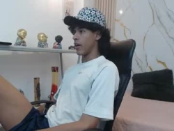 Watch zayn_fox32´s Live Show on Chaturbate