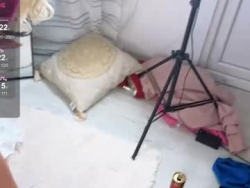 Watch juliahyde´s Live Show on Chaturbate