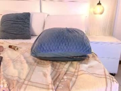 Watch vella_rose´s Live Show on Chaturbate