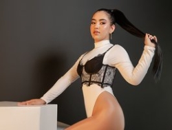 Watch SophieLanne´s Live Show on BongaCams