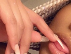 Watch Yiauana´s Livestream and Chat