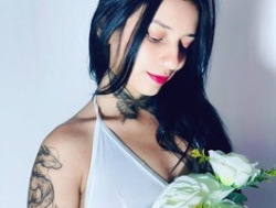 Watch StefannySweet´s Live Show on BongaCams