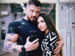 Watch SnakeTina´s Live Show on BongaCams