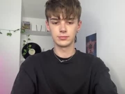 Watch yoursweetyguy´s Live Show on Chaturbate